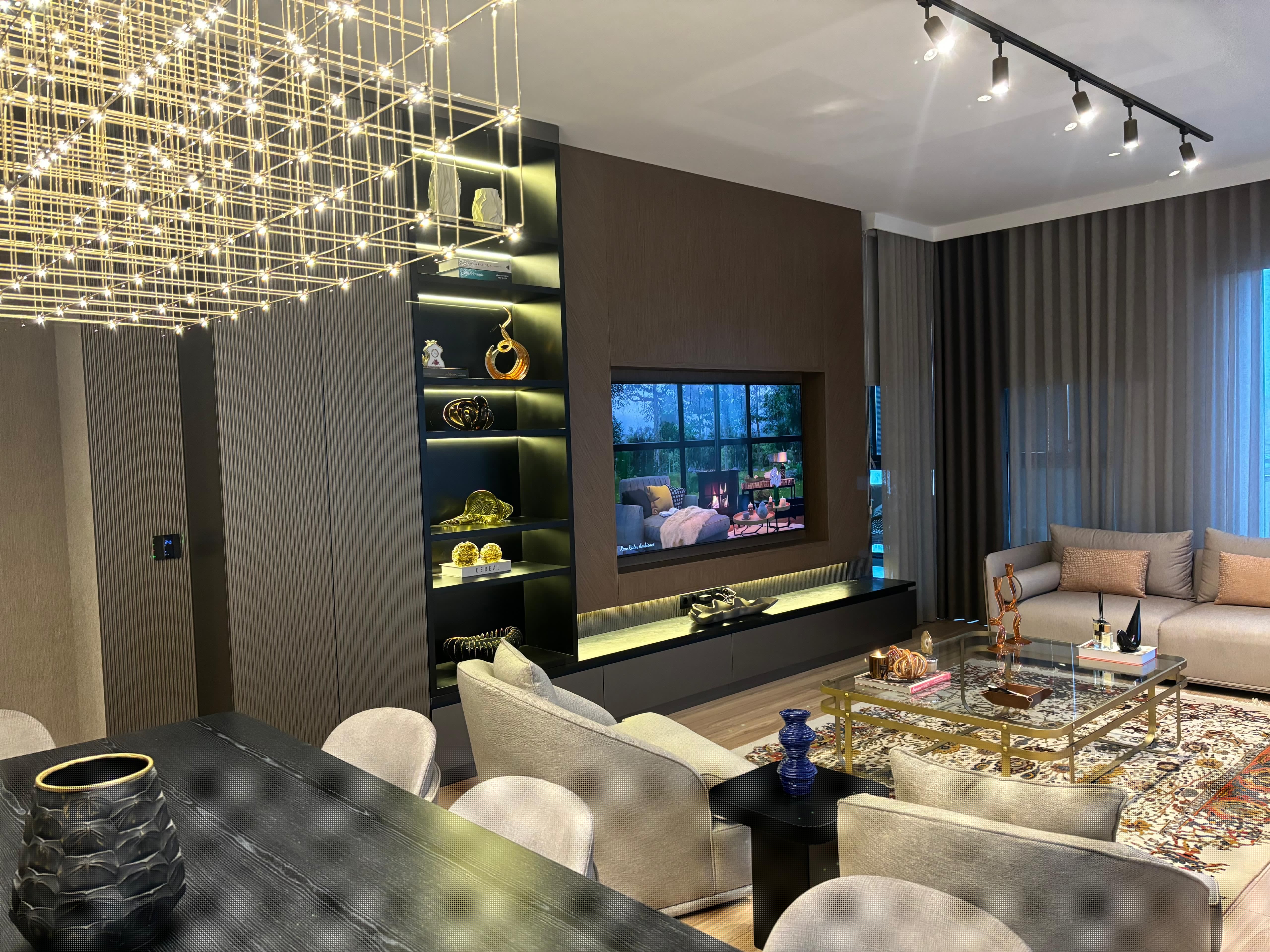 Tema 2 E&O Ev — Salon